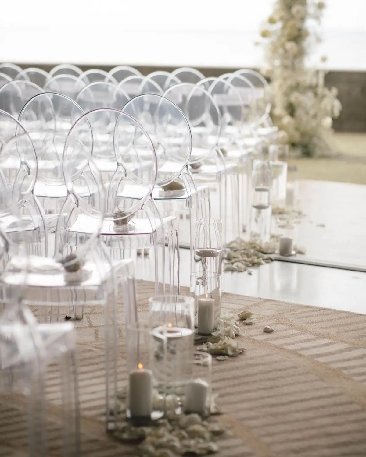 Ghost Chairs Aufzeit