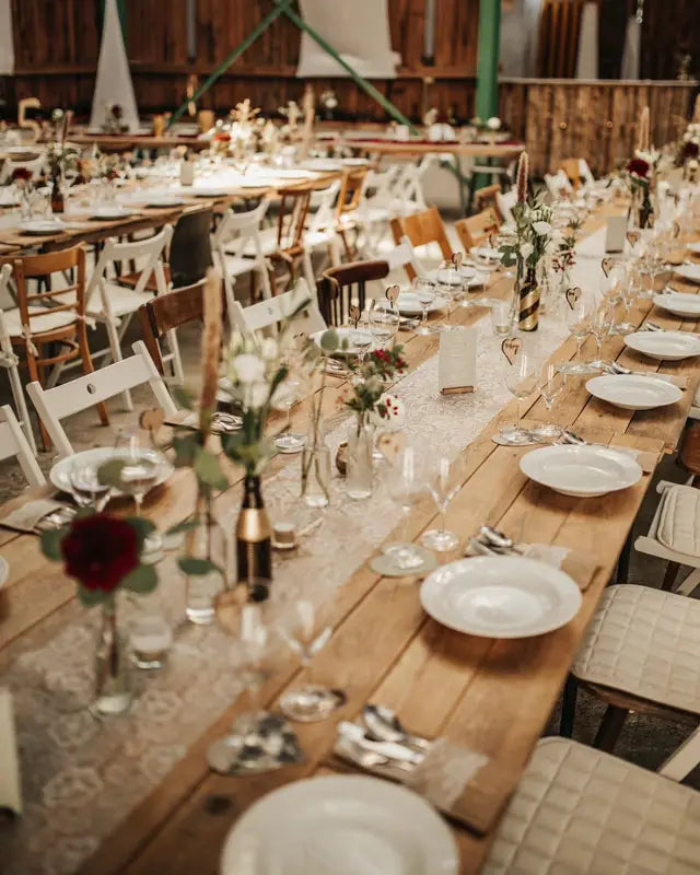 Holzbohlentisch - hell Aufzeit