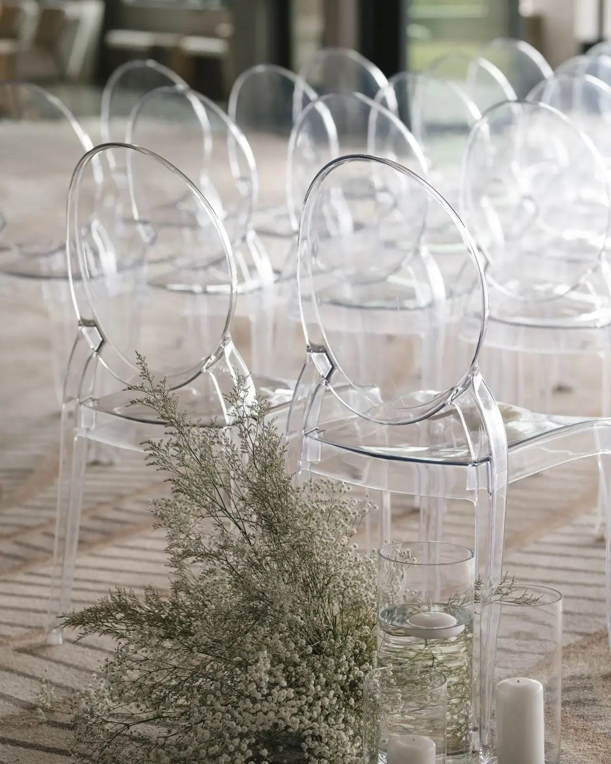 Ghost Chairs - aufZEIT