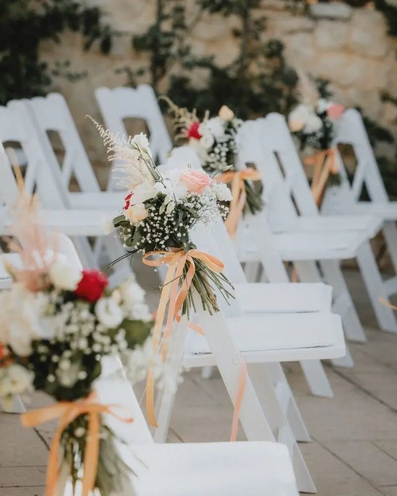 Klappstuhl Weiß am Strand mit schöner Deko